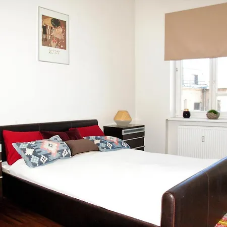 Opera Theater View, 3 Bedroom With Sauna In Old Town Таллінн