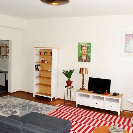 Opera Theater View, 3 Bedroom With Sauna In Old Town Ταλίν